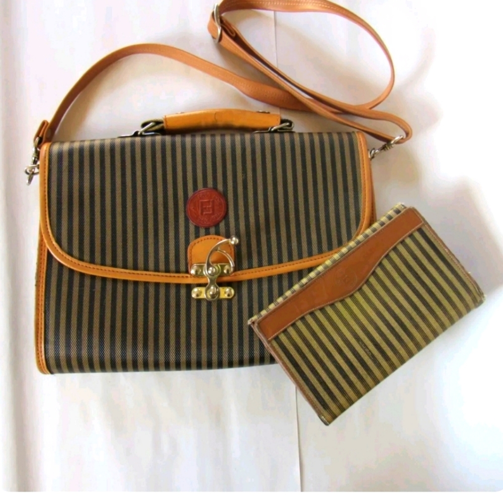 Fendi Crossbody very vintage messenger bag with wallet